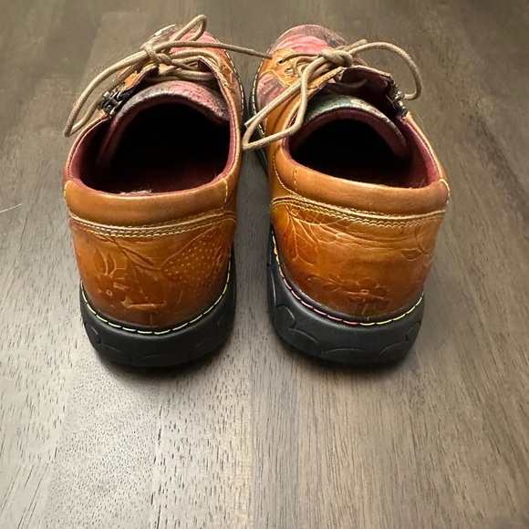 L’artiste Danli Sneakers size 9 US / 40 UK. Like New - Picture 4 of 6